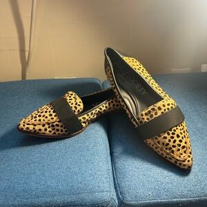 Sole Society Women's Edie Cheetah Dot Flats with Black Band - size 8
